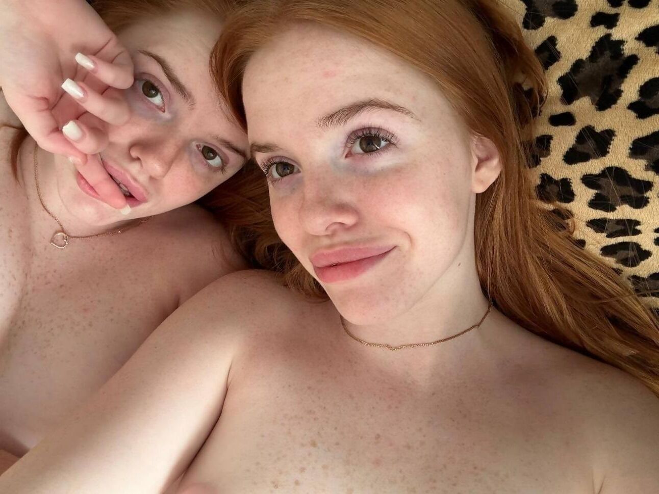 REDHEAD TWINS