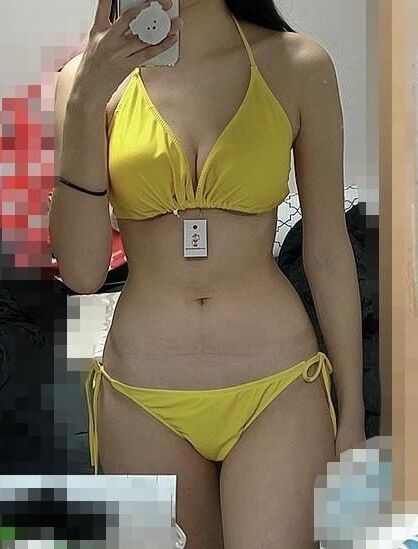 Hot Korean in swimsuit 