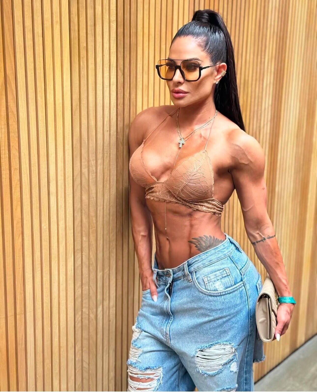 Perfect Latina Muscle MILF! Vivi Sanchez!