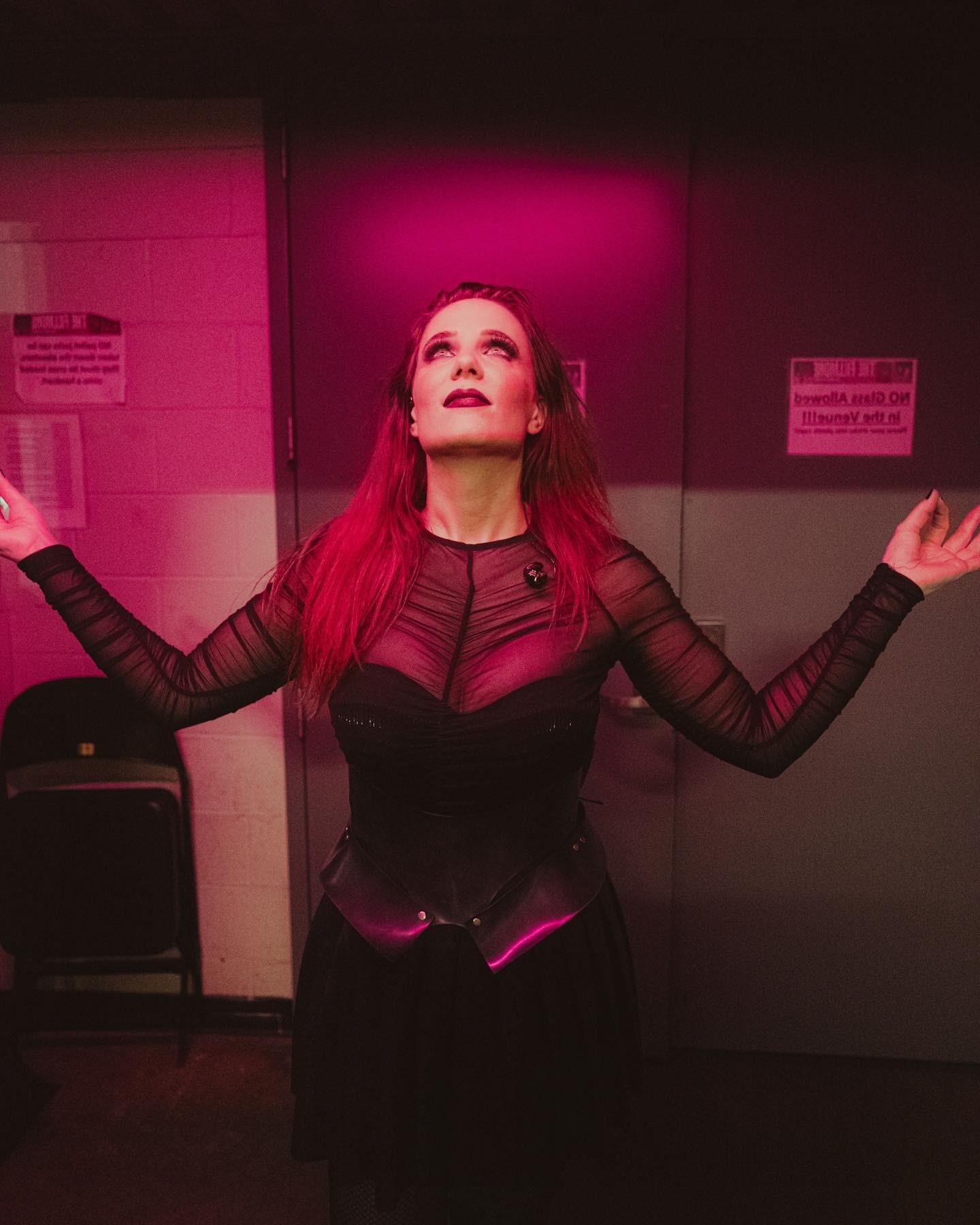 Simone Simons (cantor holandês) ()