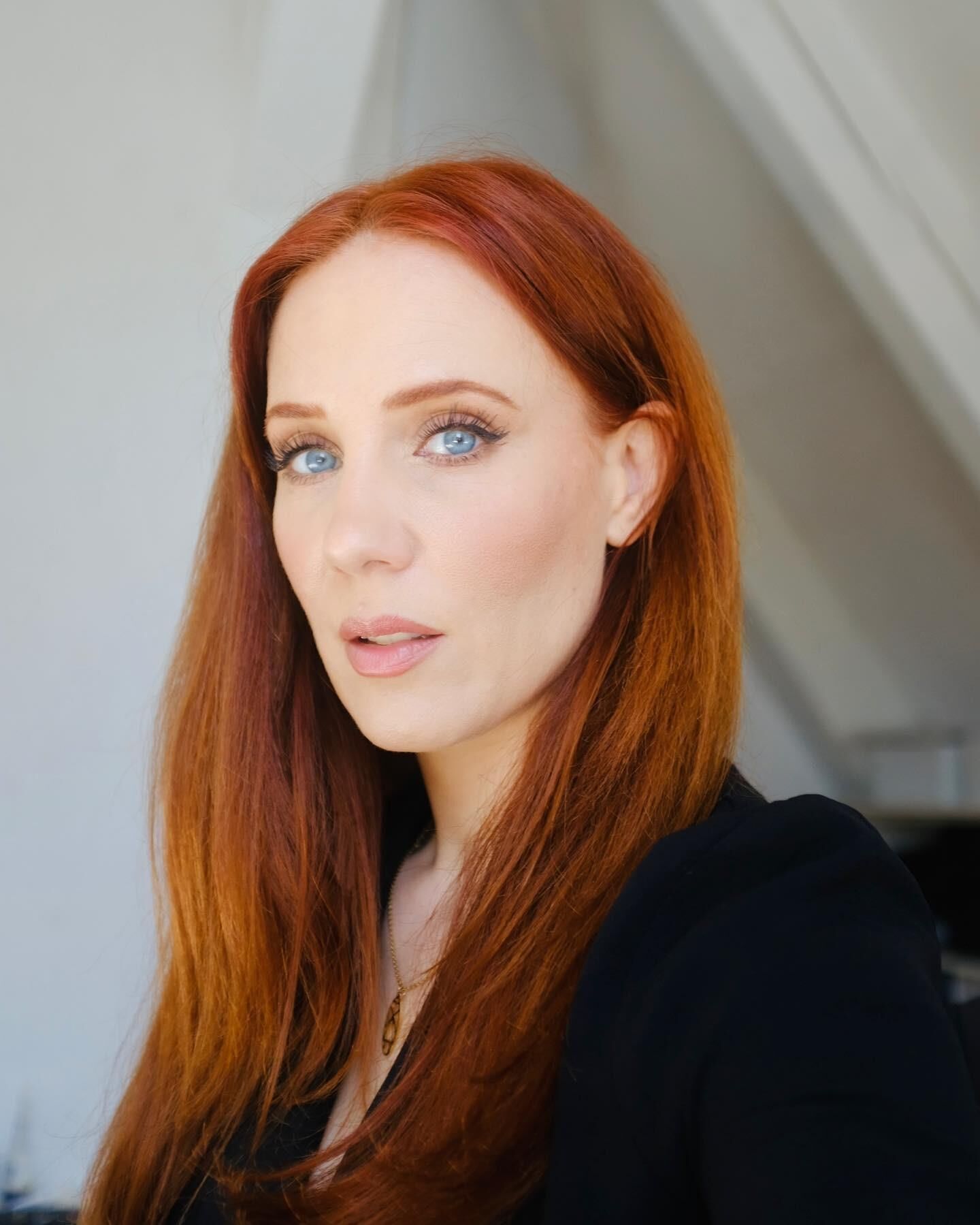 Simone Simons (cantor holandês) ()