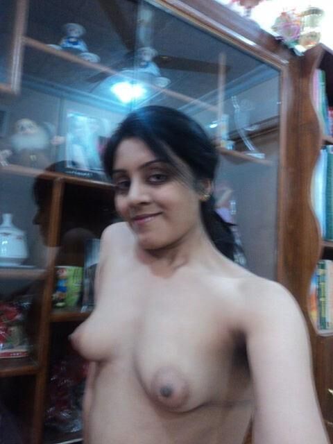 Esposa paki e suas selfies de topless