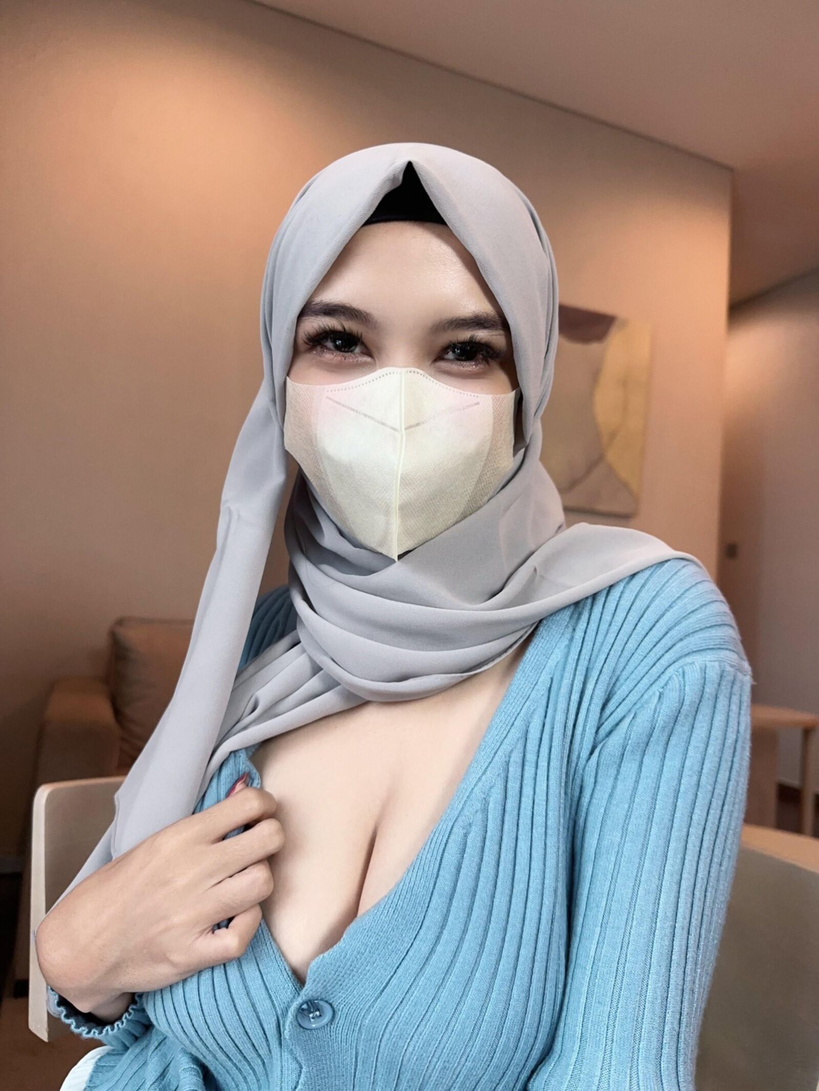 esposa de hijab peituda Sofiya