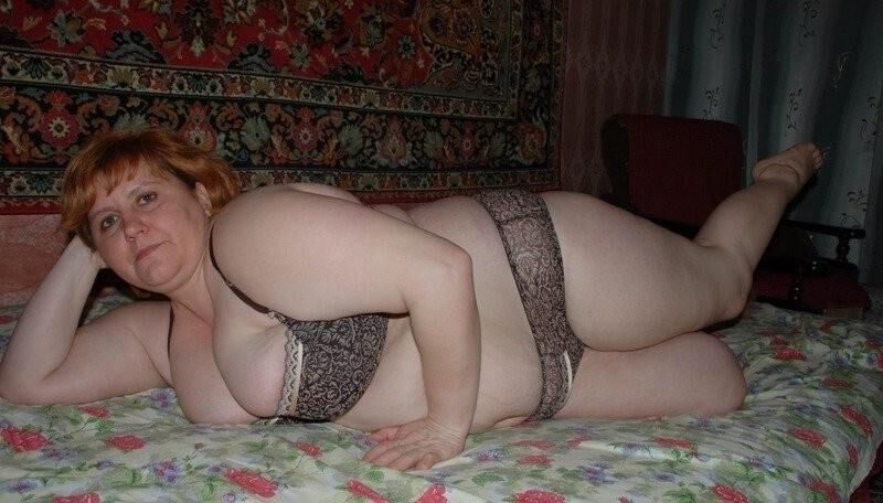 BBW Ruiva amadurecida com peitos grandes