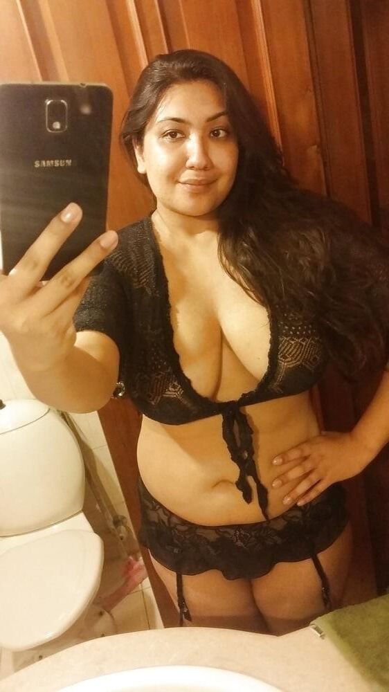 Busty Indian Bhabhi