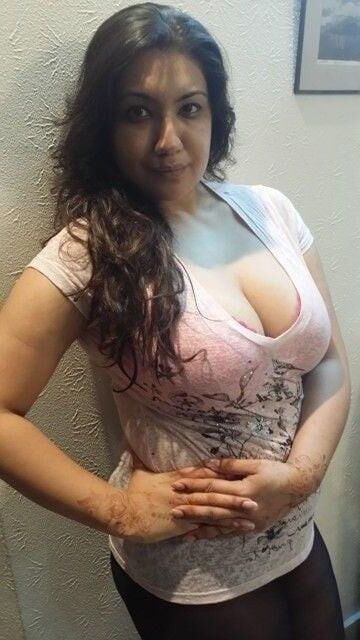 Busty Indian Bhabhi