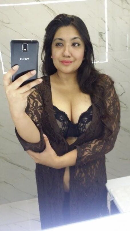 Busty Indian Bhabhi