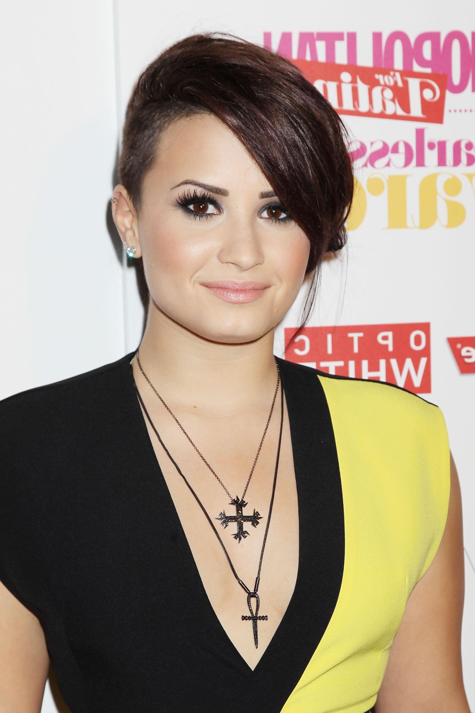 Demi Lovato - Premios Cosmopolitan Fun, Fearless Latina