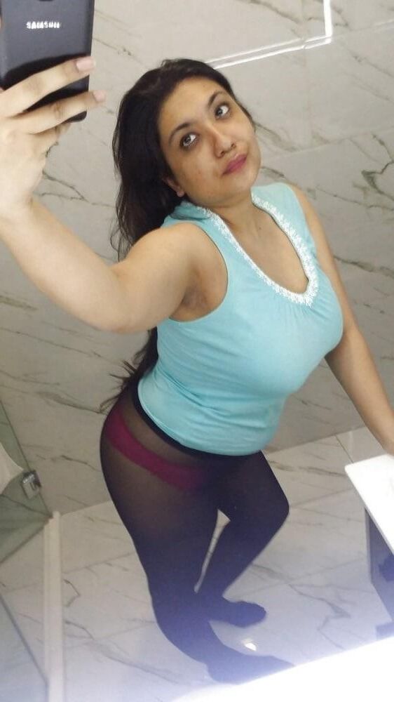 Busty Indian Bhabhi