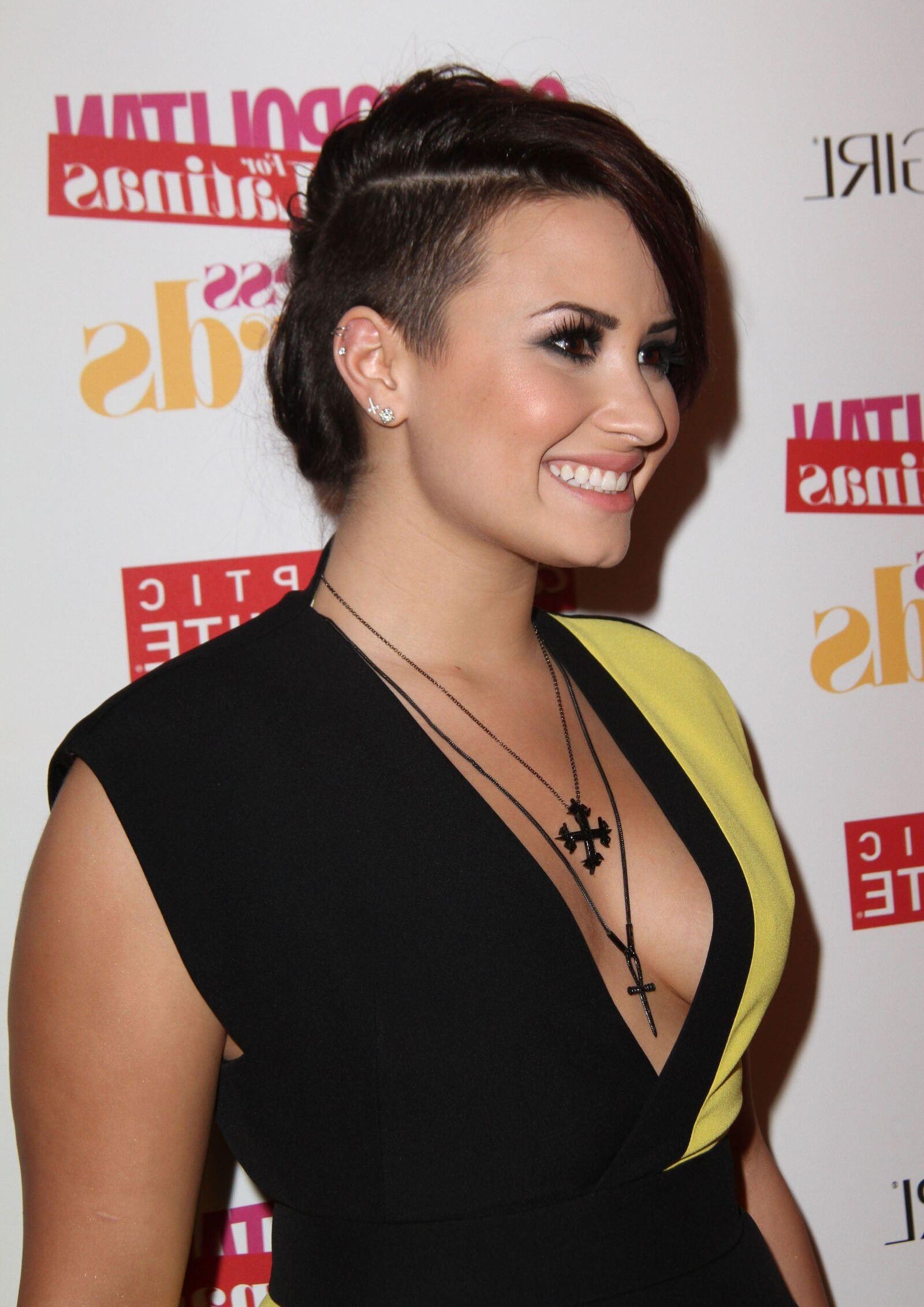 Demi Lovato - Premios Cosmopolitan Fun, Fearless Latina