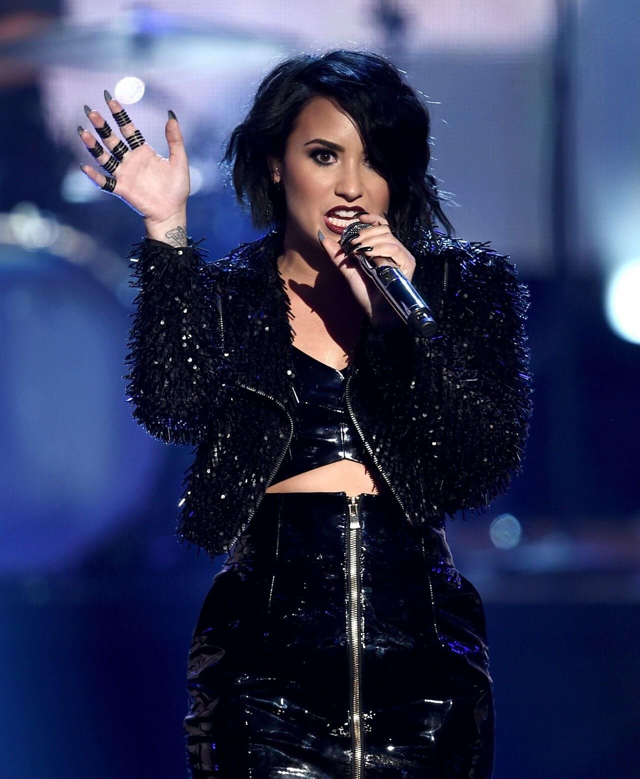 Demi Lovato actúa en American Music Awards