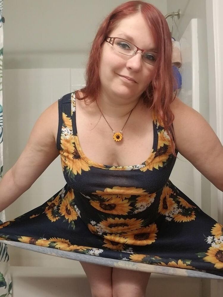 Chubby redhead Anna with smal tits