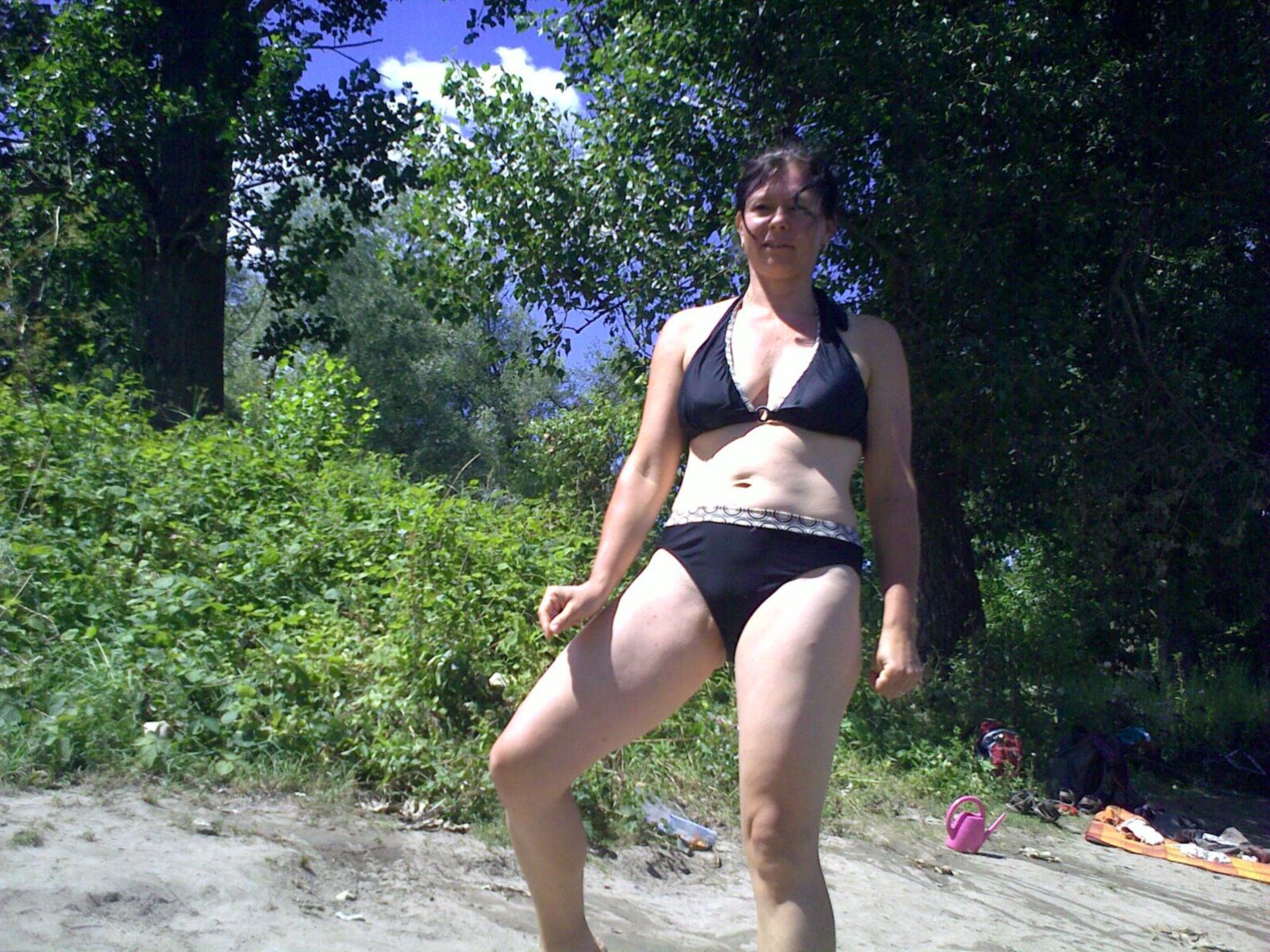 Brune mature Caroline de France