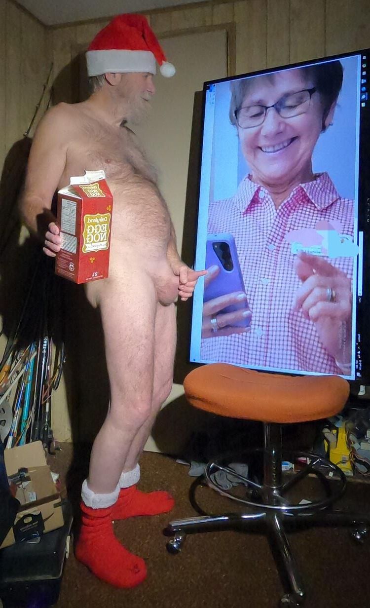 CHRIS LOVES TO EXPOSE HIS WIFE 
