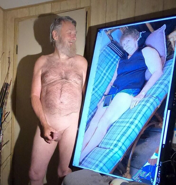 CHRIS LOVES TO EXPOSE HIS WIFE 