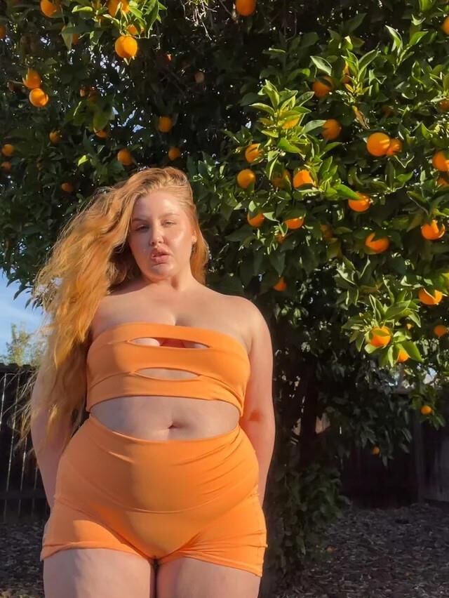 Aura Big Ass Big Boobs Redhead BBW Modelo Hot Sdots Mixed Hot Shots