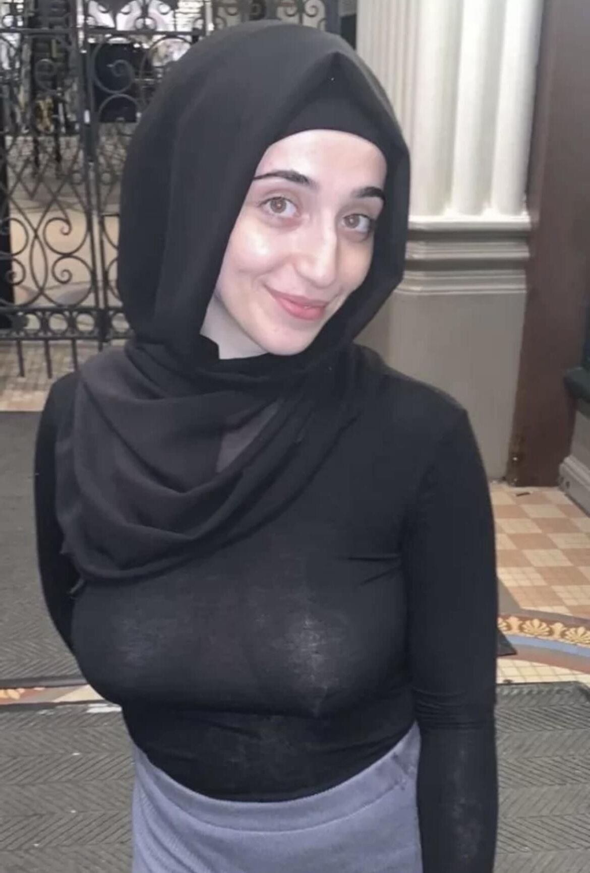 Bougnoules en hijab transparent une violence (porno arabe français arabe)