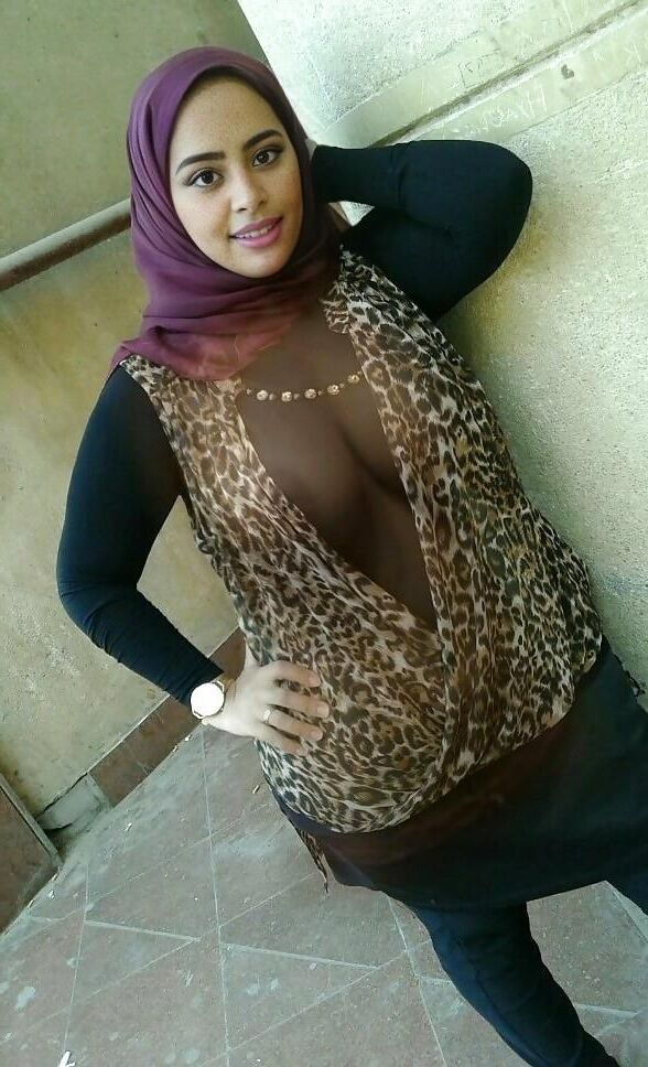 Bougnoules en hijab transparent une violence (porno arabe français arabe)