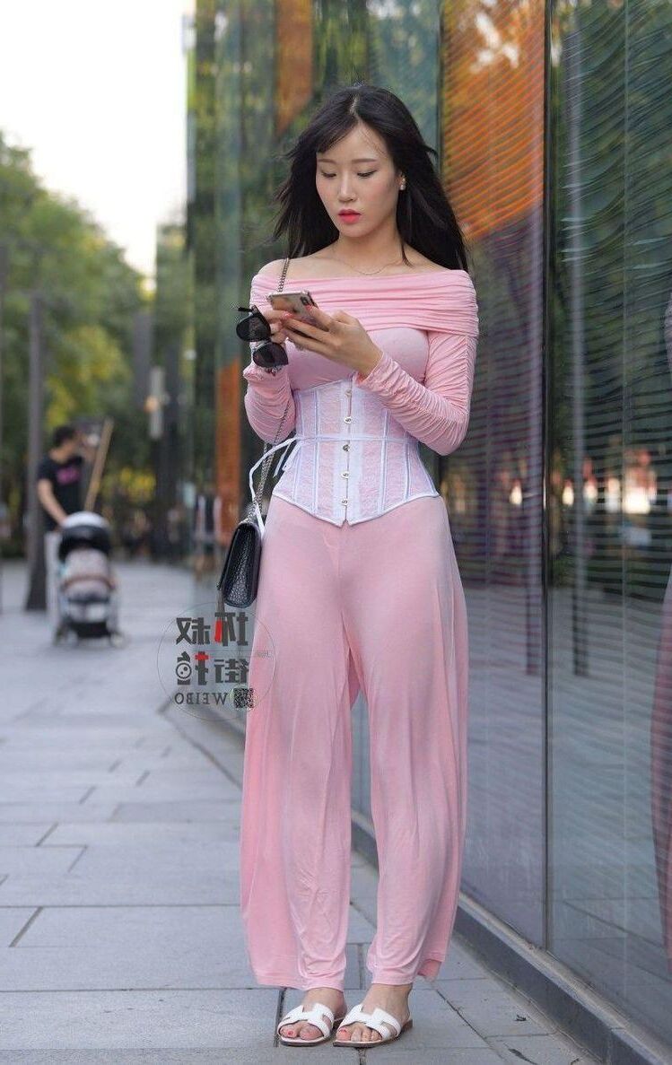 Asian Candid Women 