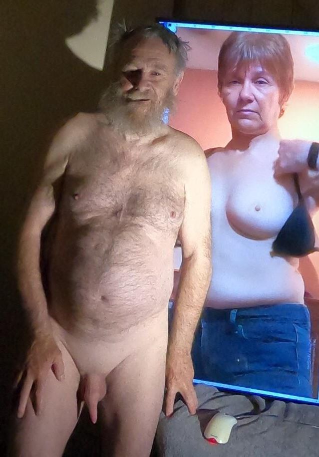 CHRIS LOVES TO EXPOSE HIS WIFE 