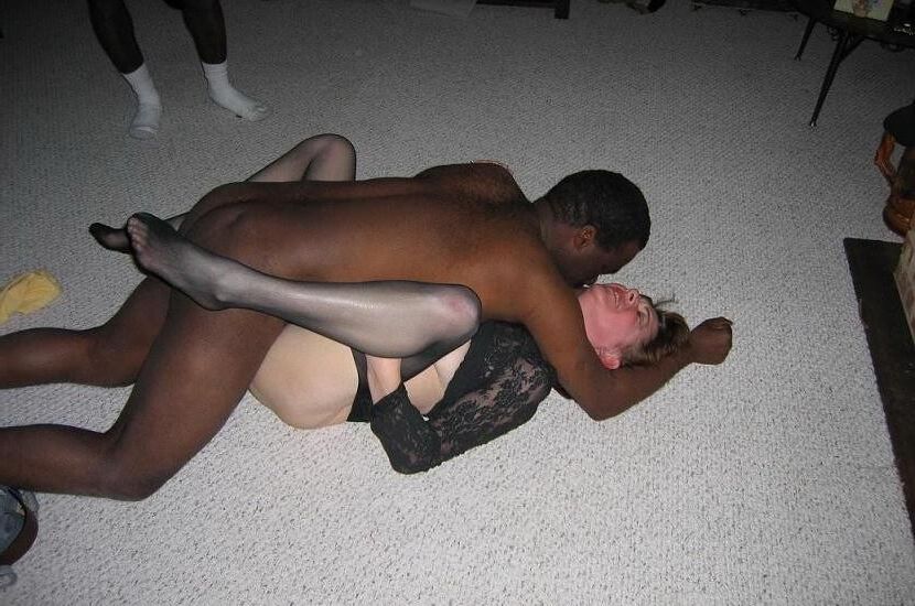 amateur milf loves bbc