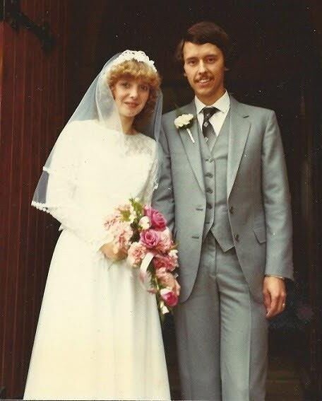 Novia de jengibre envuelta y desbordada