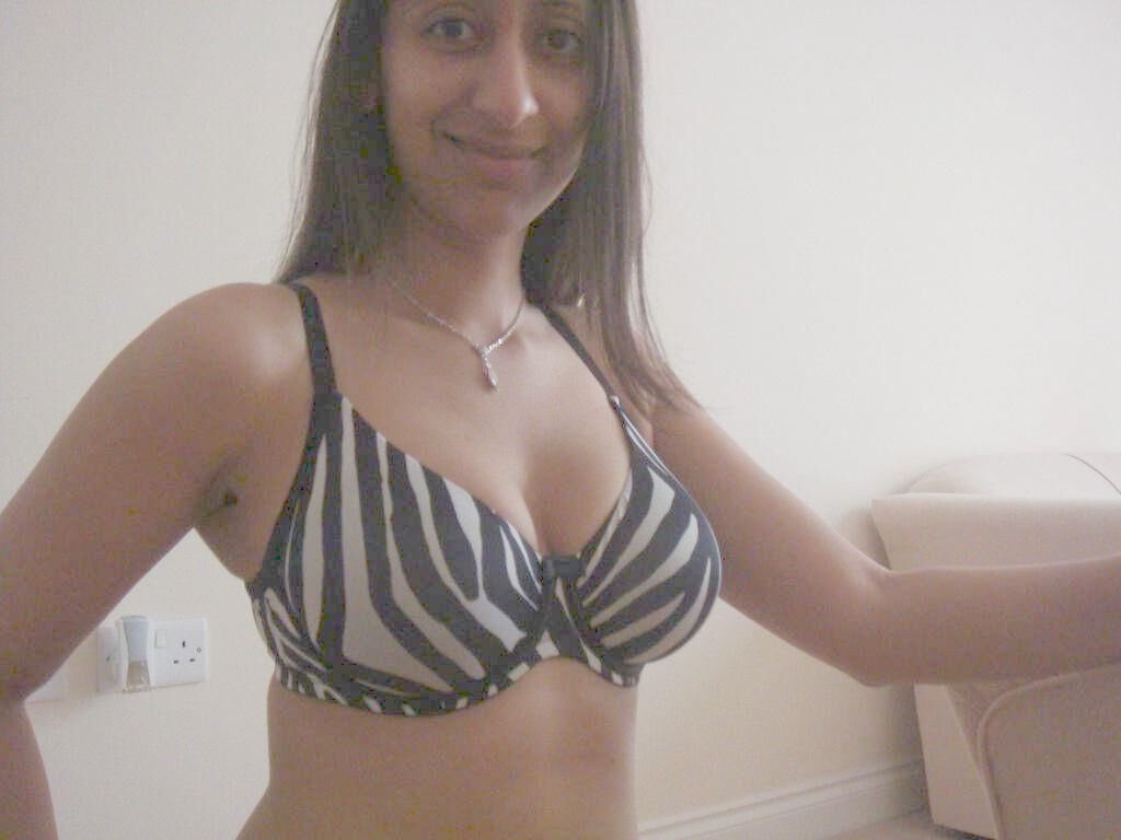 Plain pero sexy aficionado indio