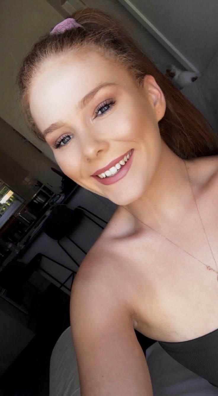 Sexy Redhead Taylor