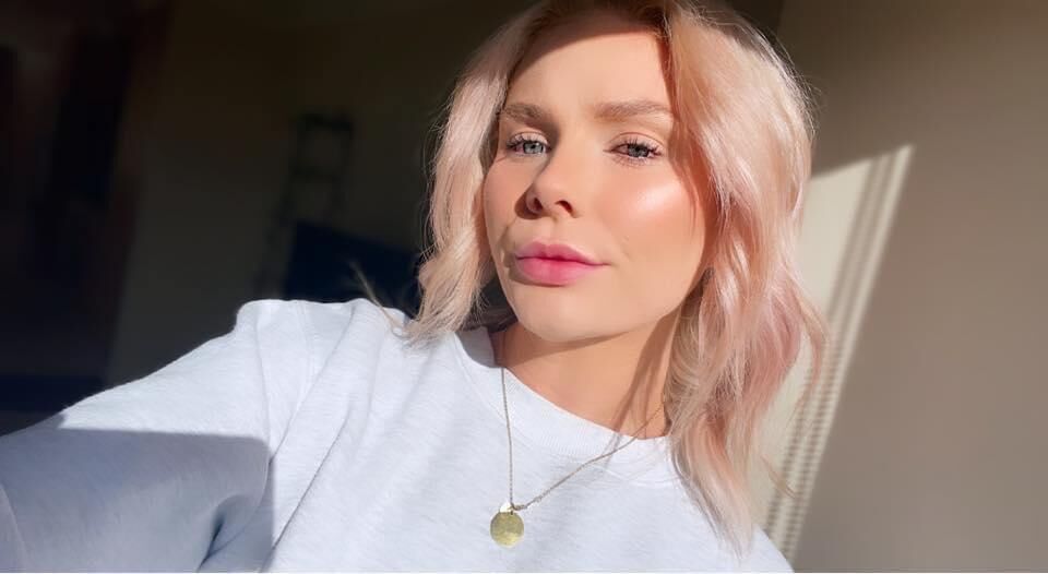 Sexy Redhead Taylor