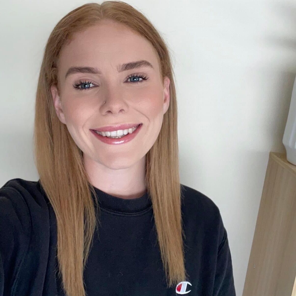 Sexy Redhead Taylor