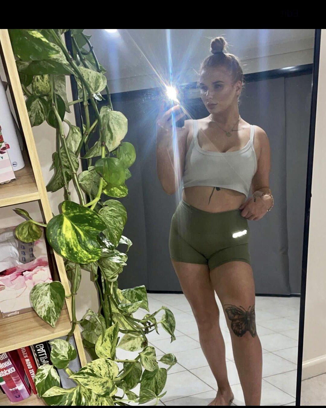 Sexy Redhead Taylor