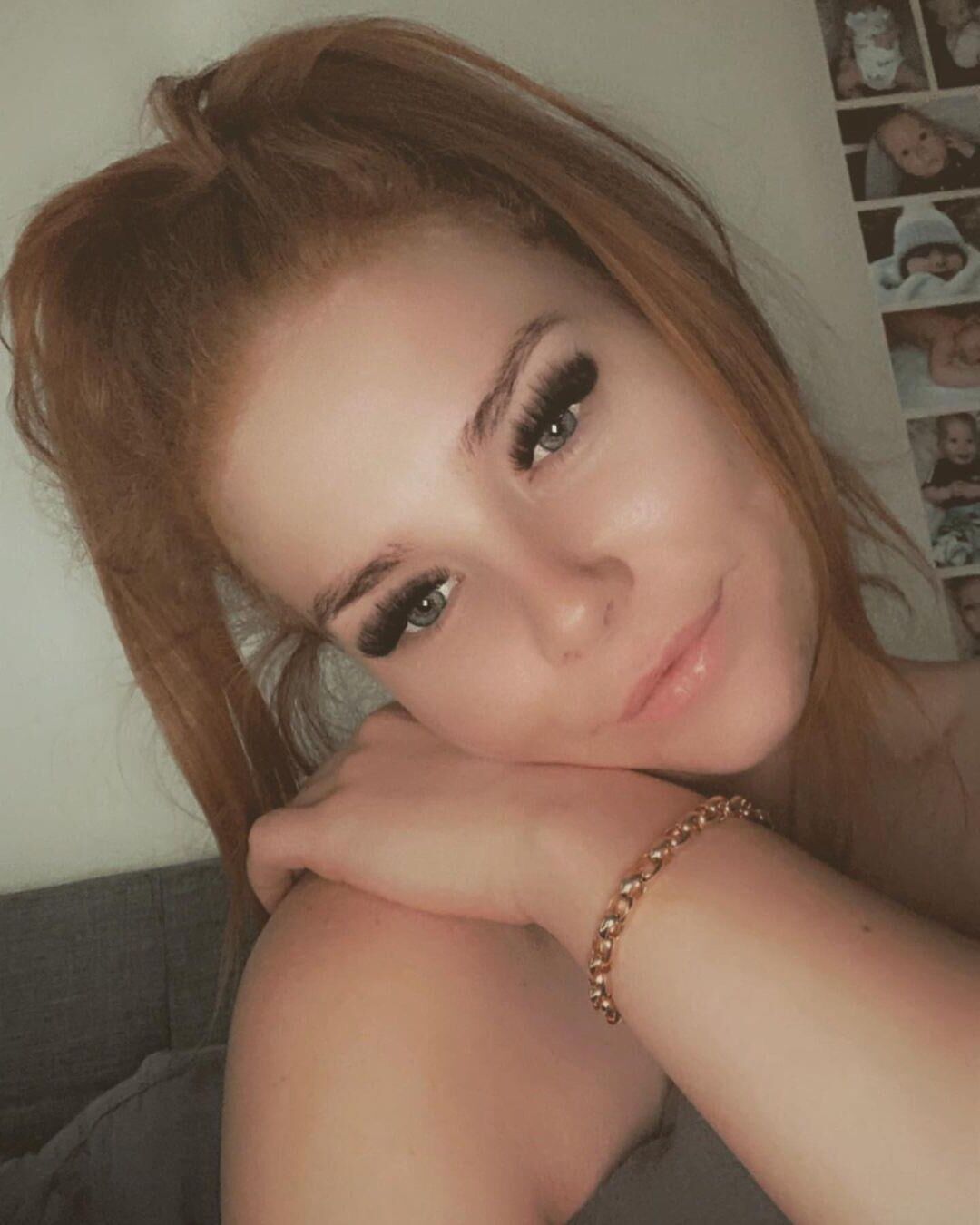 Sexy Redhead Taylor
