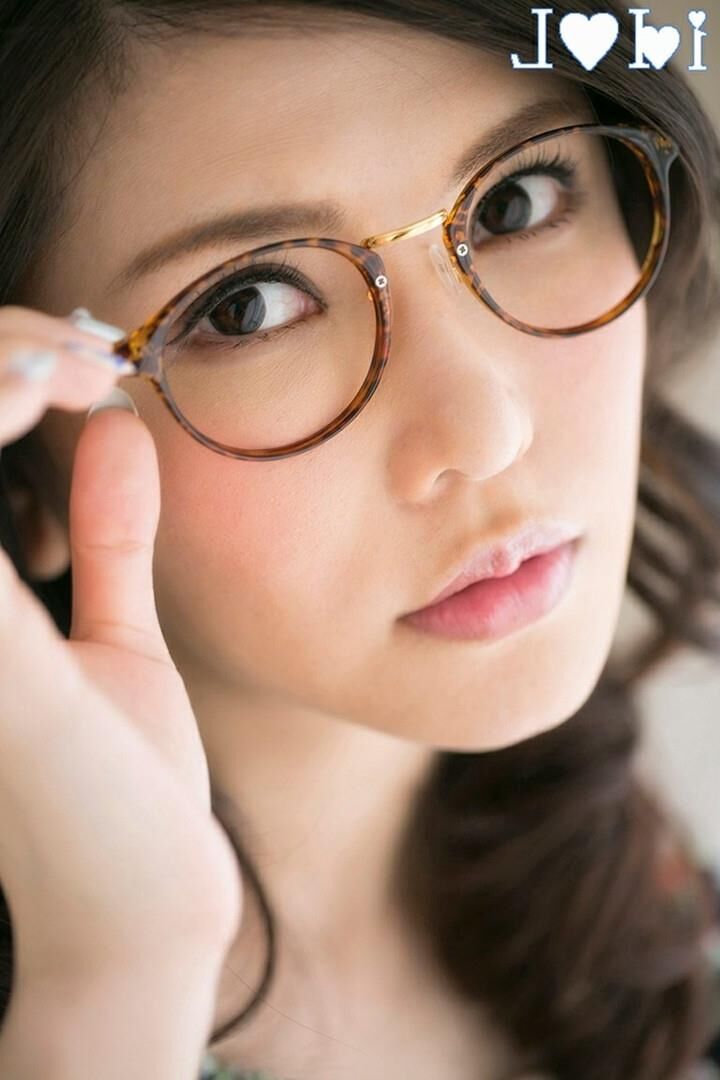 Anri Okita große Brüste Japaner Pornostar