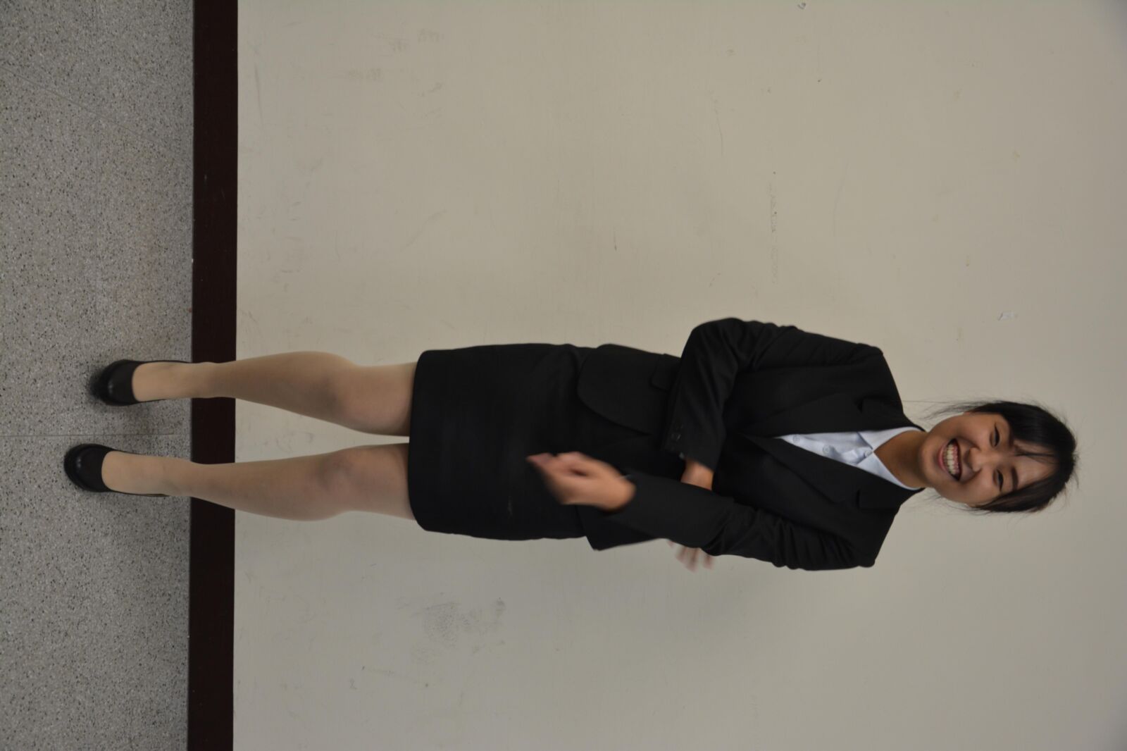 MILFs and GILFs Pantyhosed at Work Asian Workplace Fucks