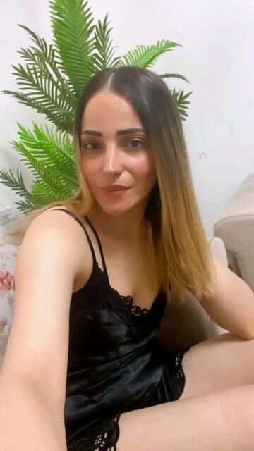 Celebrity muslim wife