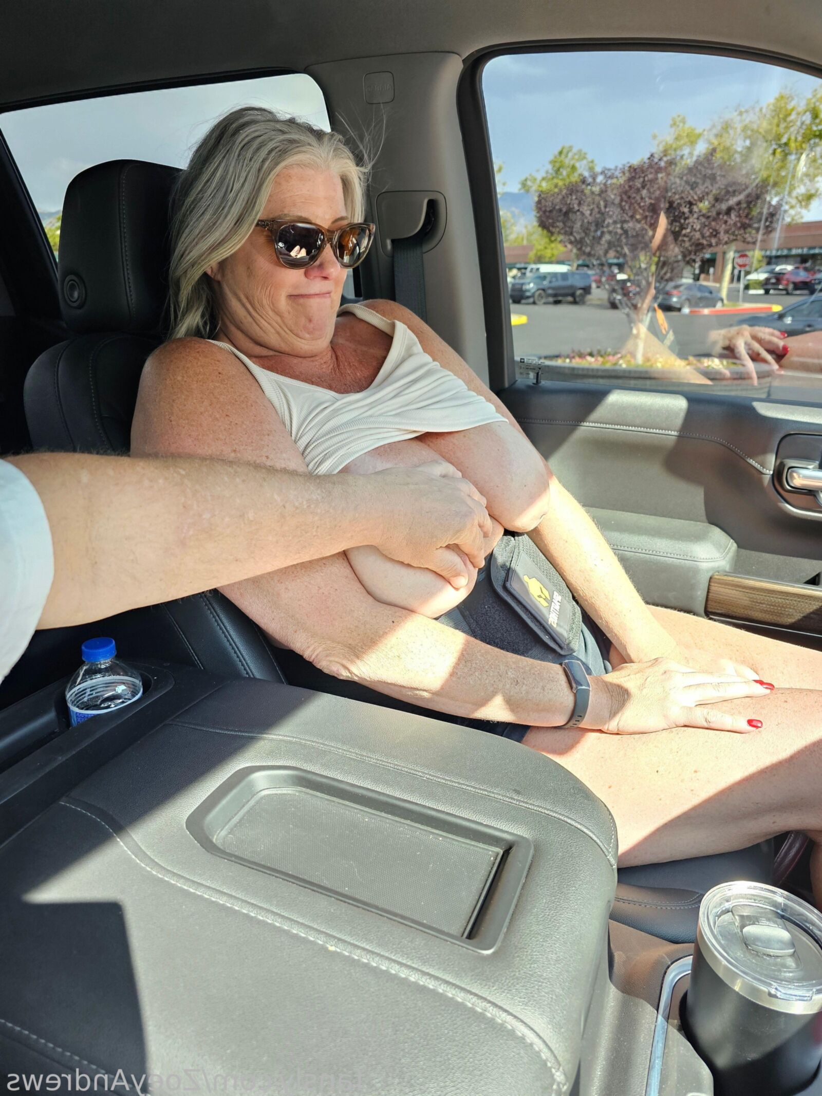 Zoey Huge Boobs Big Ass Beauty Horny Anal Granny Mixed Hot Shots