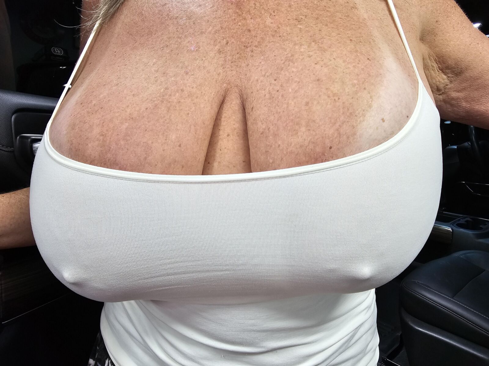Zoey Huge Boobs Big Ass Beauty Horny Anal Granny Mixed Hot Shots