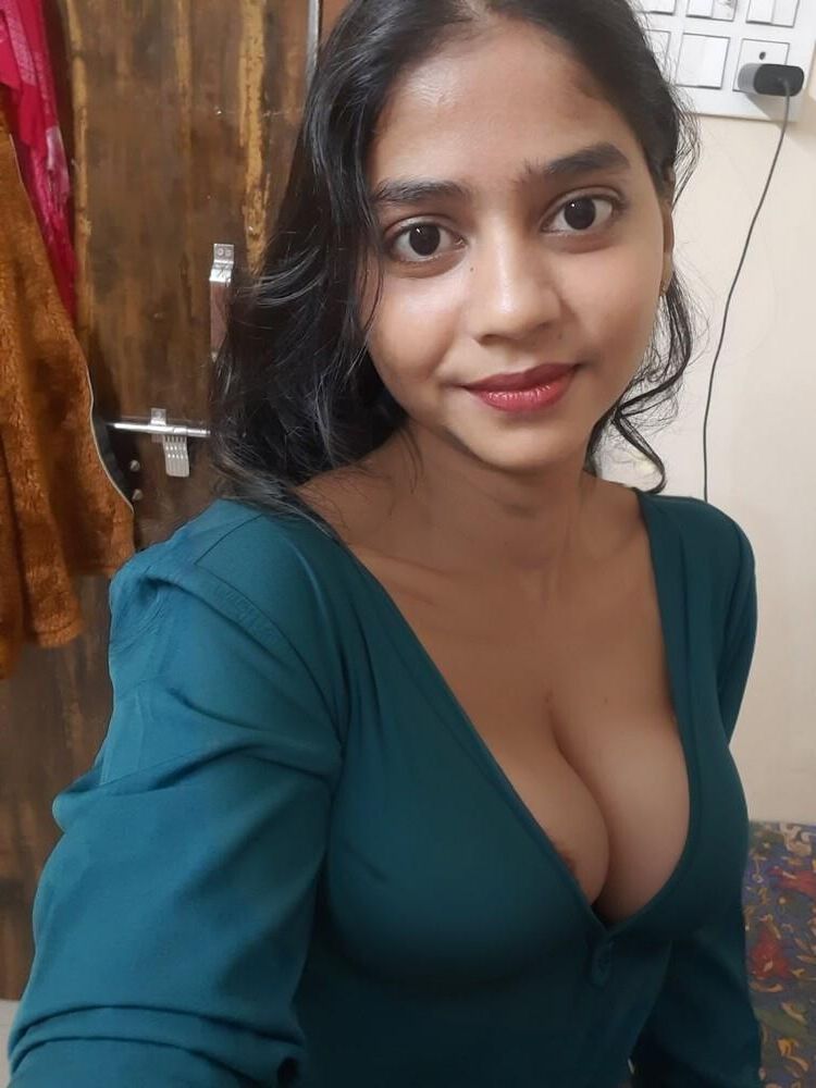 Indian webslut keerthi exposé