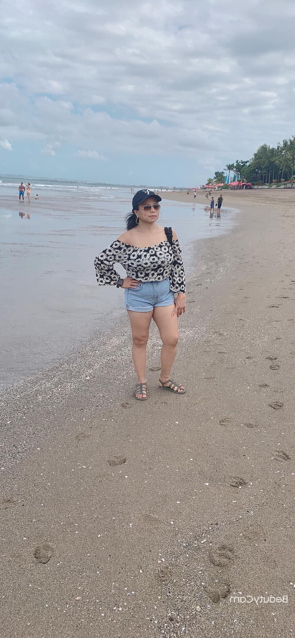 gros seins indonésiens milf salope ratna