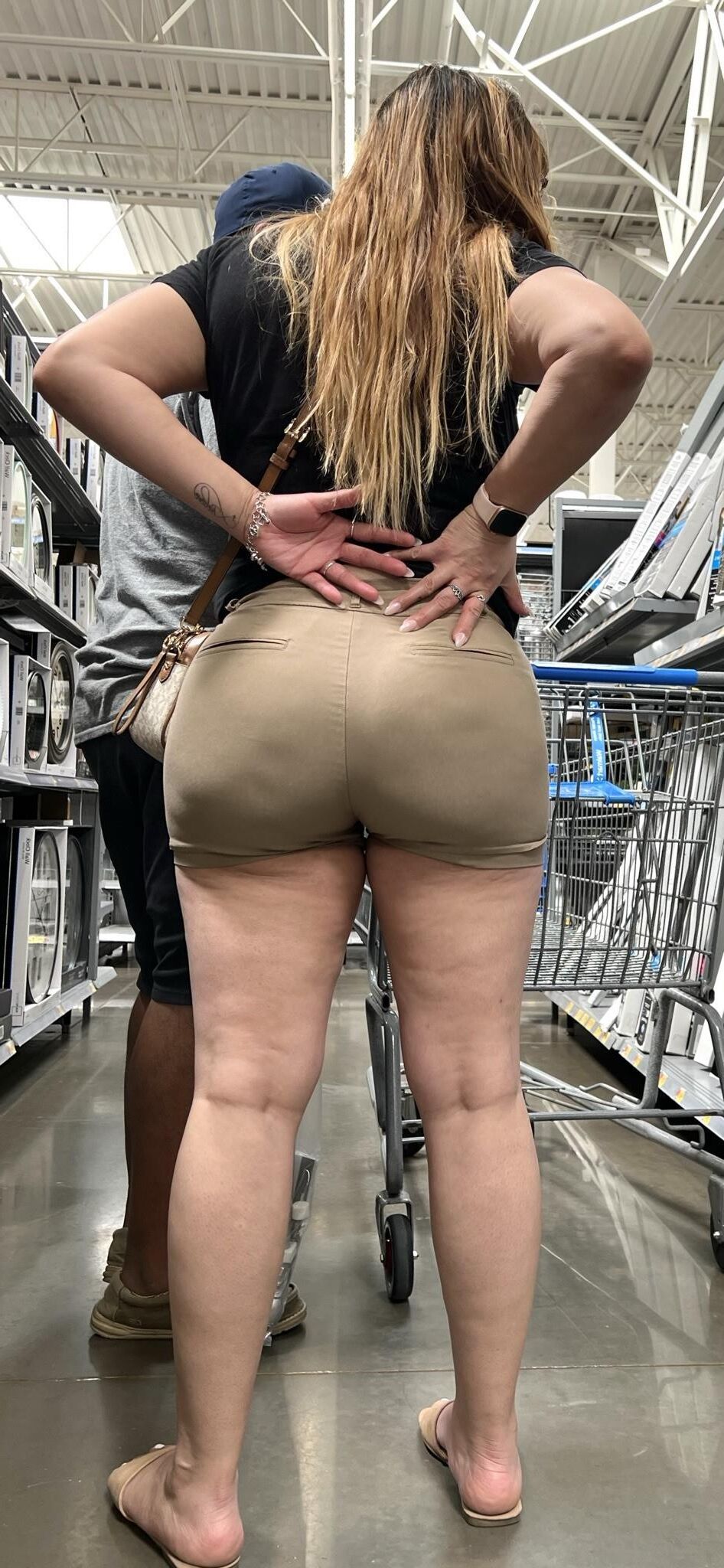 CANDID BIG DIMPLY LATINA MILF ASS Shorts