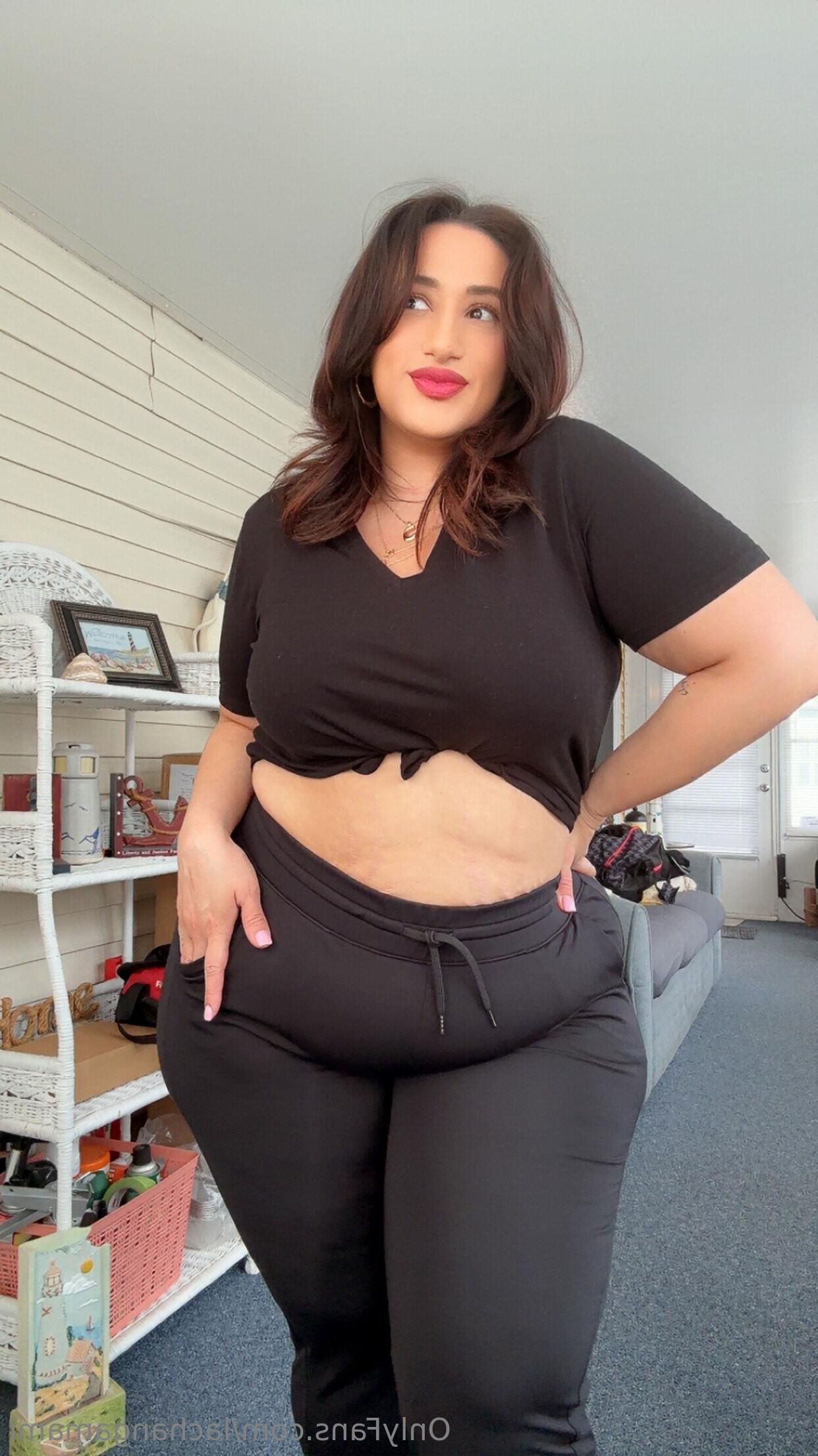 Gina énorme cul gros seins brunette latino milf mixte hot