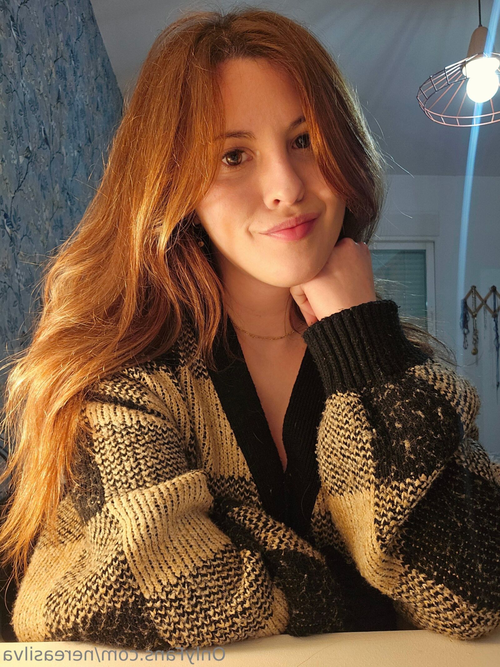 Nerea énormes seins magnifiques filles rousses mixtes coups chauds