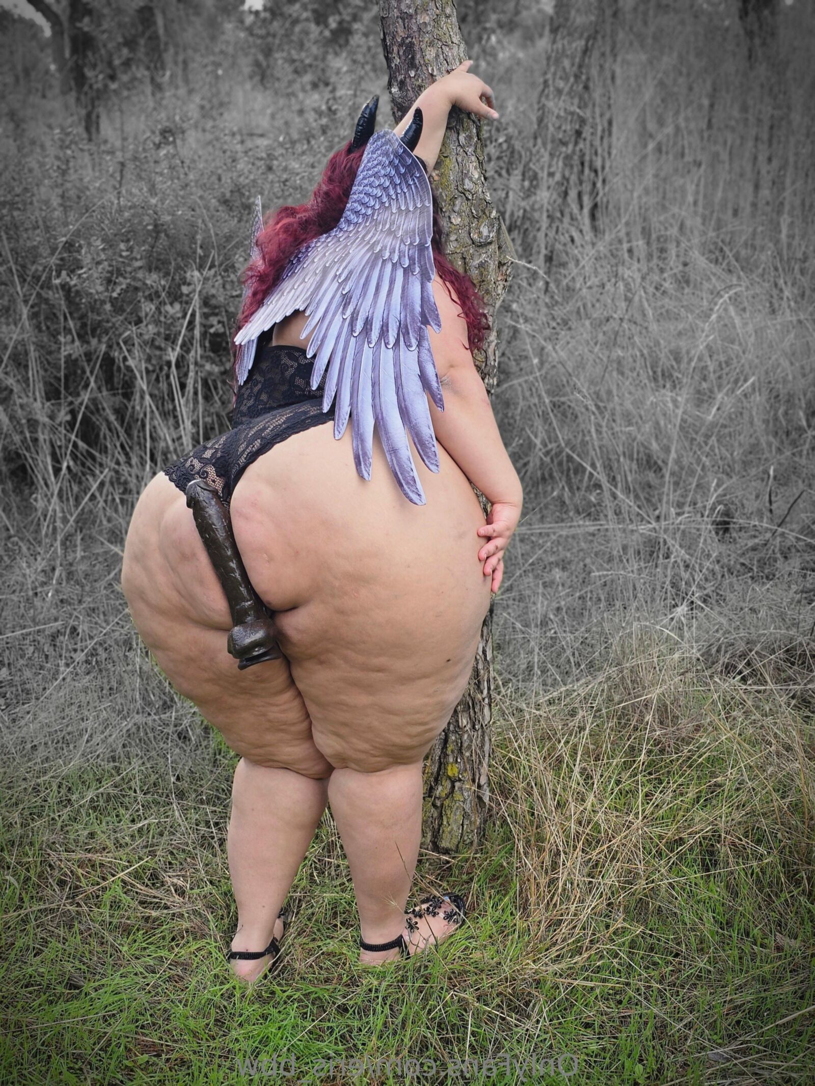 Eris énorme cul petits seins sexy latino bbw fille mixte