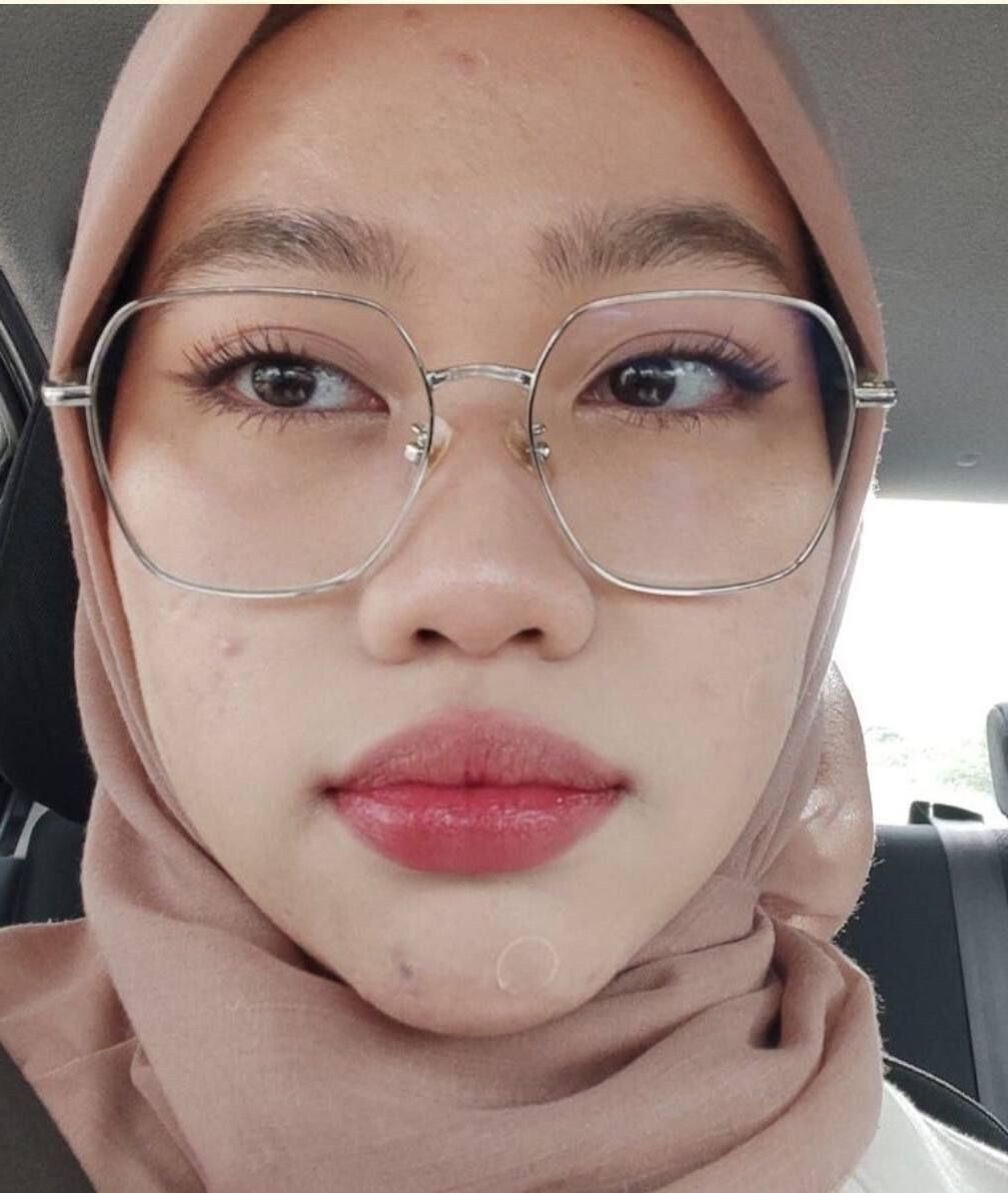 Horny Asian musulman Hijabi Swinger Salope Se déshabiller pour le plaisir