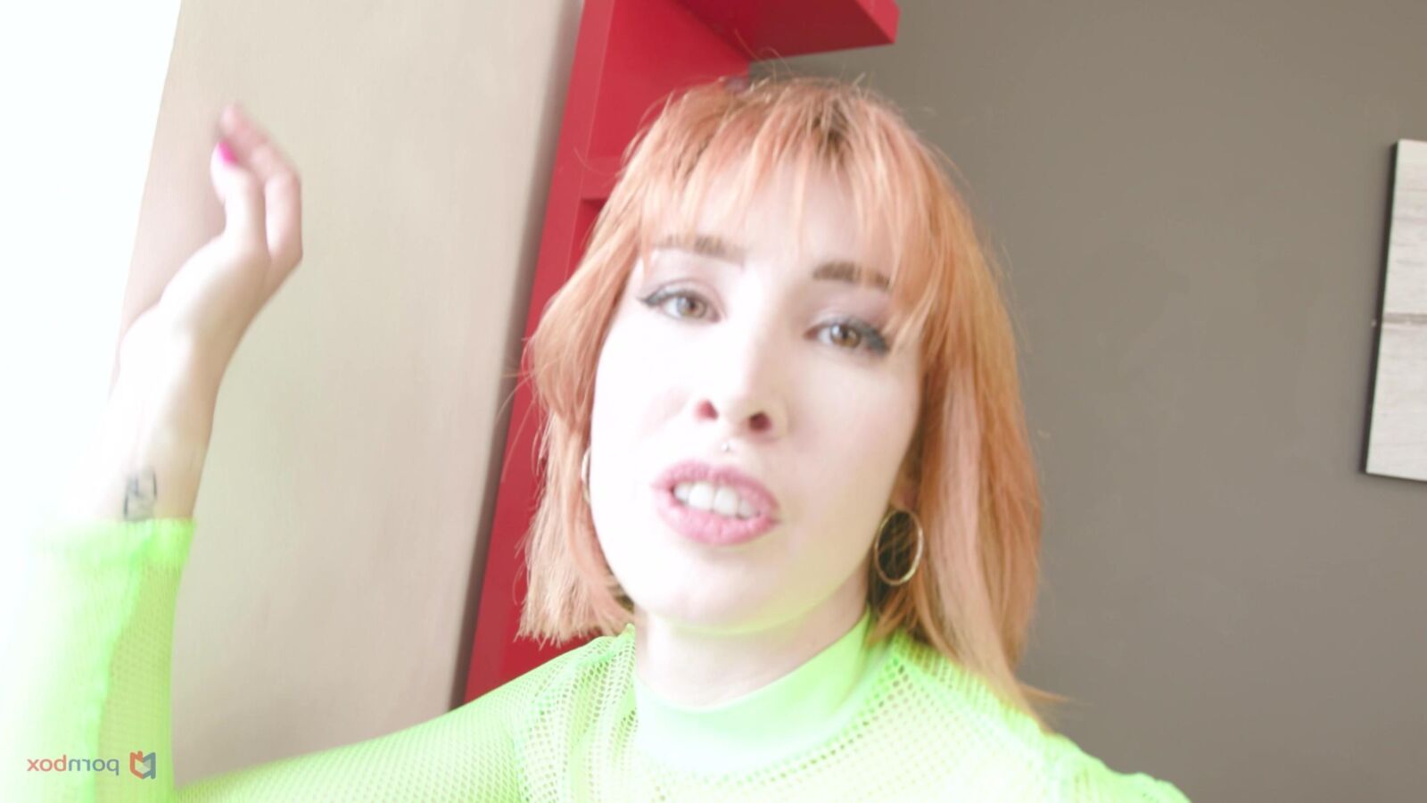 Pixie rose rousse skinny anal hollandais fille interraciale gang bang