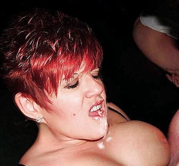 Rousse Pawg dans un théâtre porno