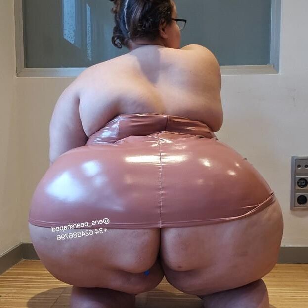 Eris énorme cul petits seins sexy latino bbw fille mixte