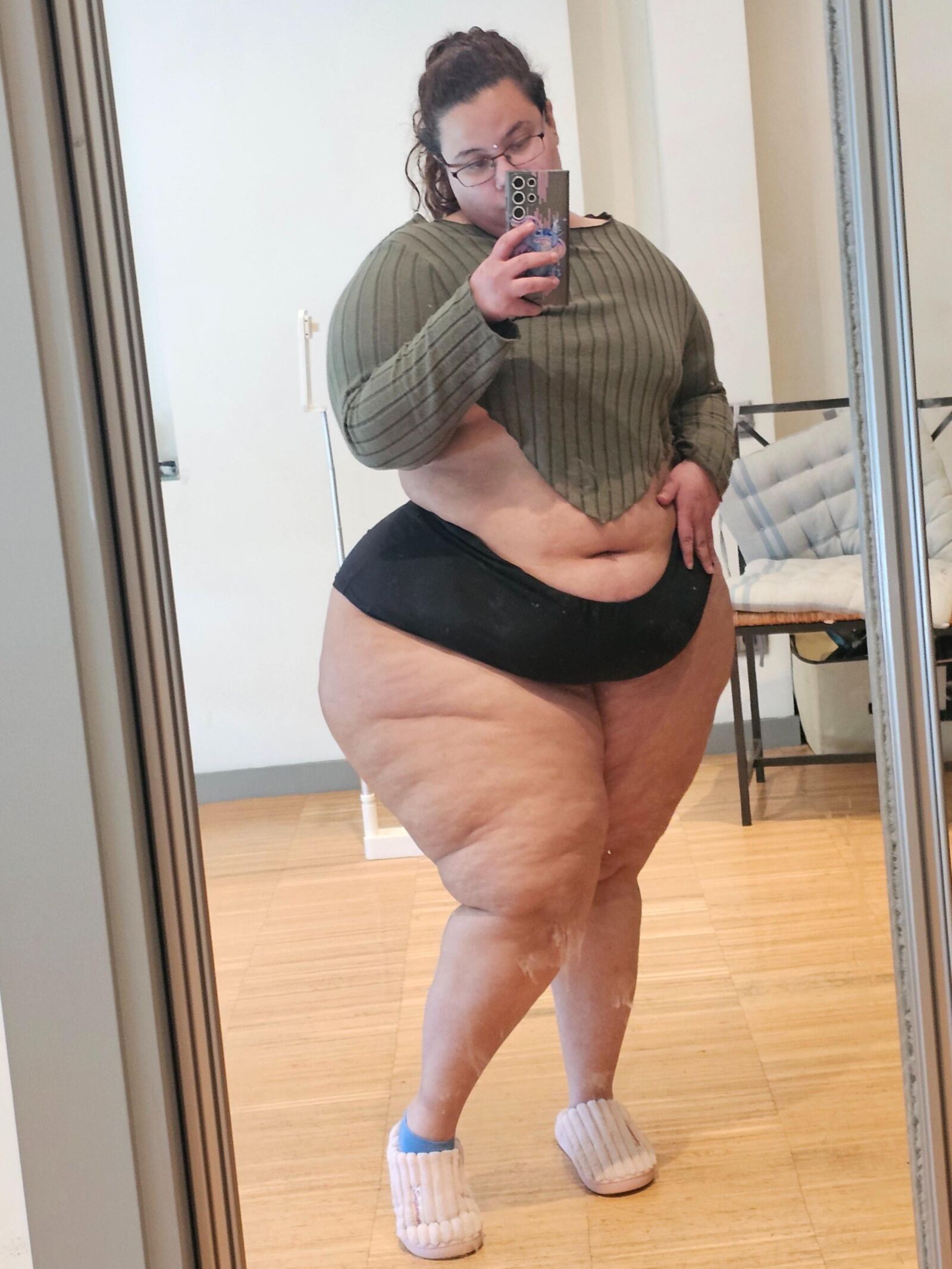 Eris énorme cul petits seins sexy latino bbw fille mixte