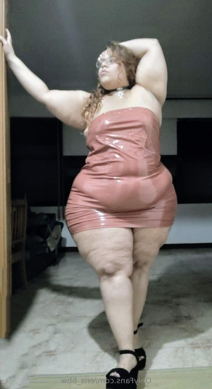 Eris énorme cul petits seins sexy latino bbw fille mixte