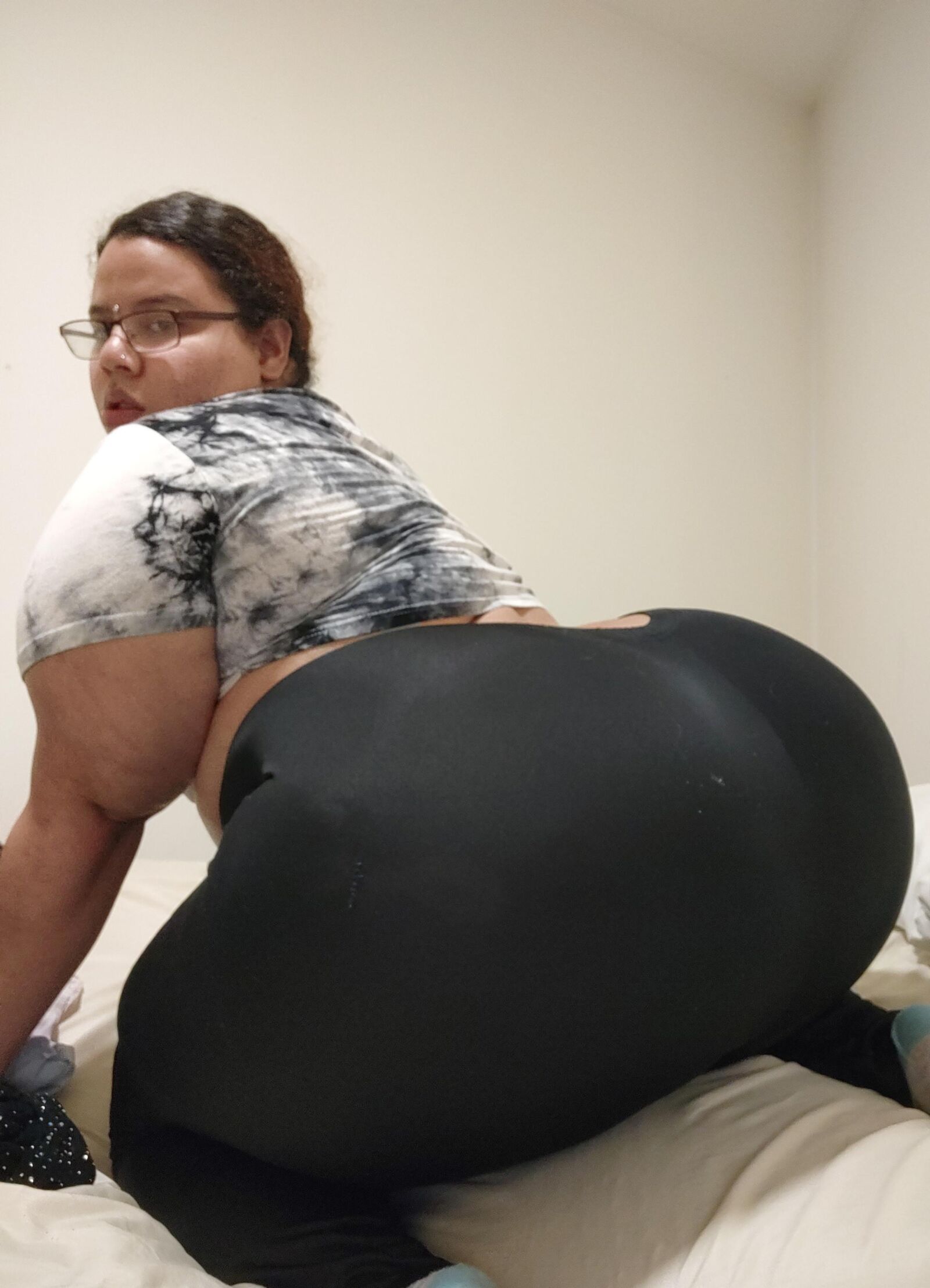 Eris énorme cul petits seins sexy latino bbw fille mixte